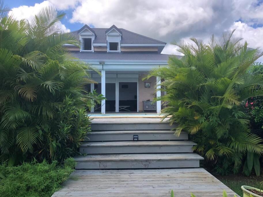 Magnifique Villa Avec Piscine Et Jardin Sainte-Rose Exteriör bild